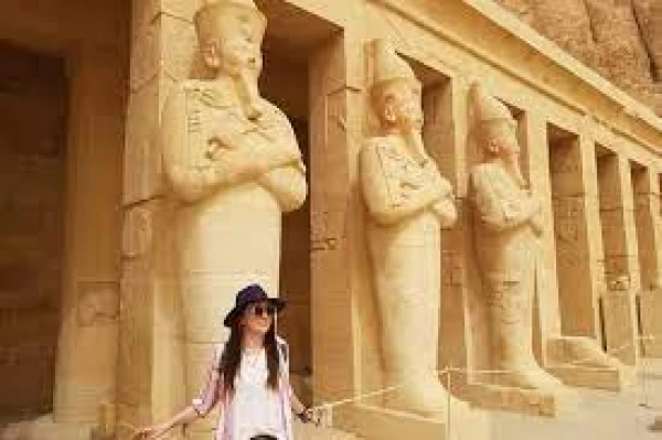 Luxury tour to Cairo Aswan & Luxor